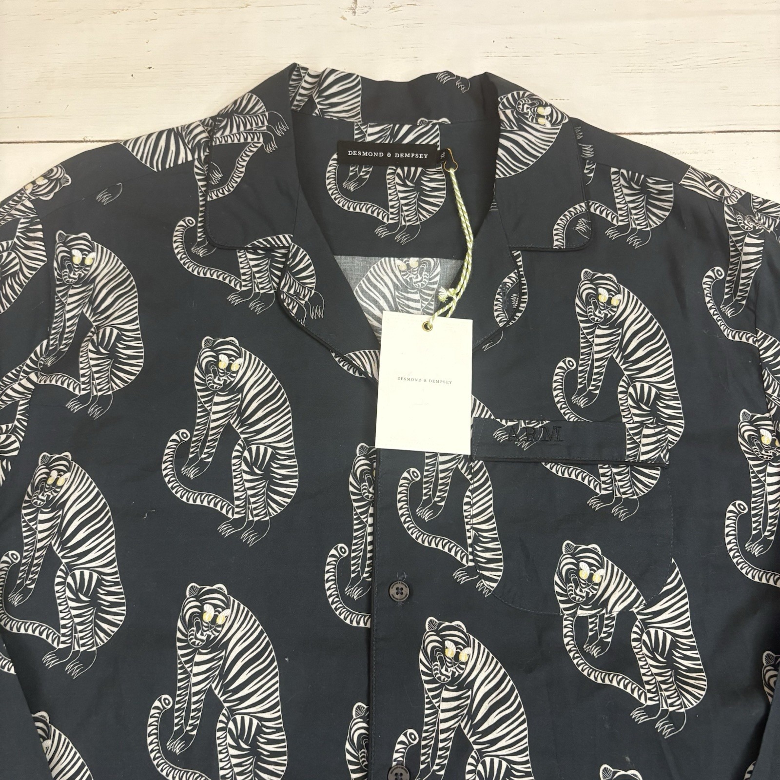 Desmond Dempsey Pajamas Top Mens Xl Sansidio Tiger Print New Nwt — image 2 of 8